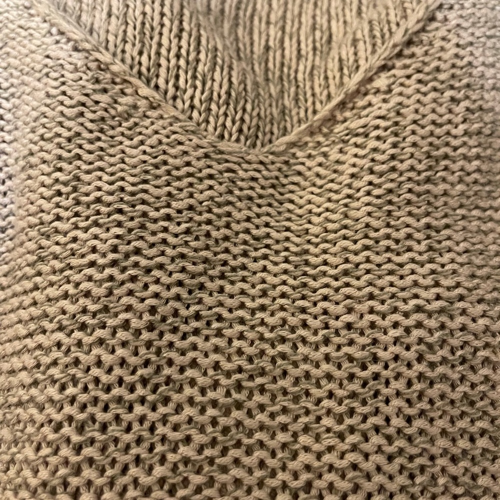 sweater - Picture 5 of 5